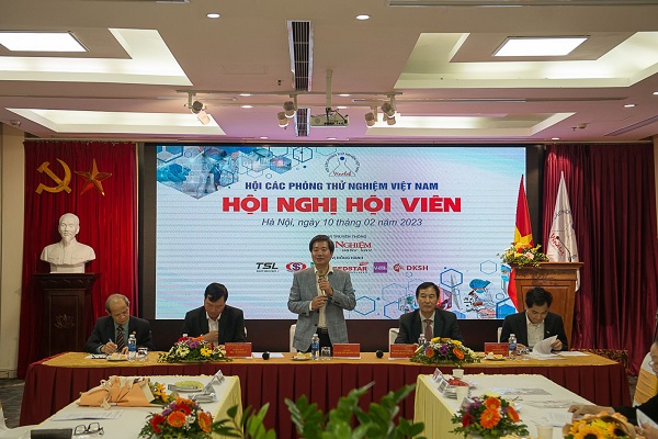 Chủ tịch Hội Vinalab, TS. Nguyễn Hoàng Linh phát biểu tại hội nghị.