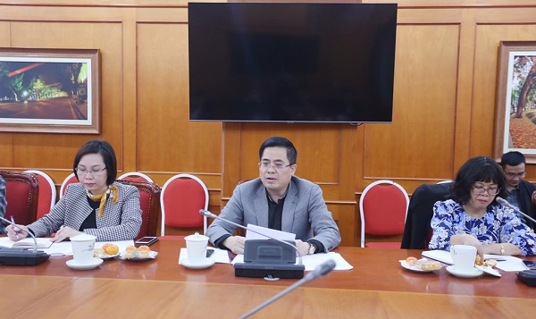 Thứ trưởng Nguyễn Hoàng Giang phát biểu tại cuộc họp.