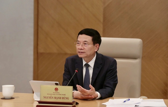 Bộ trưởng Nguyễn Mạnh Hùng phát biểu chúc mừng tới các cán bộ tại buổi Lễ.