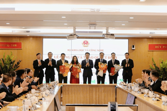 Bộ Khoa học và Công nghệ trao quyết định bổ nhiệm lãnh đạo bốn đơn vị trực thuộc