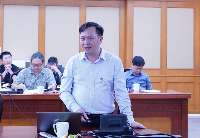 Ông Nguyễn Mai Dương, Cục trưởng Cục ĐMST báo cáo tại Phiên họp.