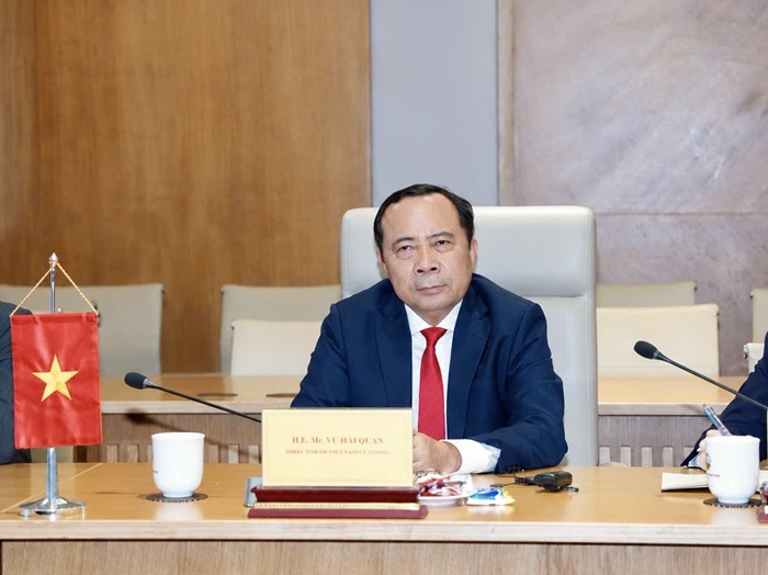 Bộ trưởng Vũ Hải Quân tại buổi làm việc.