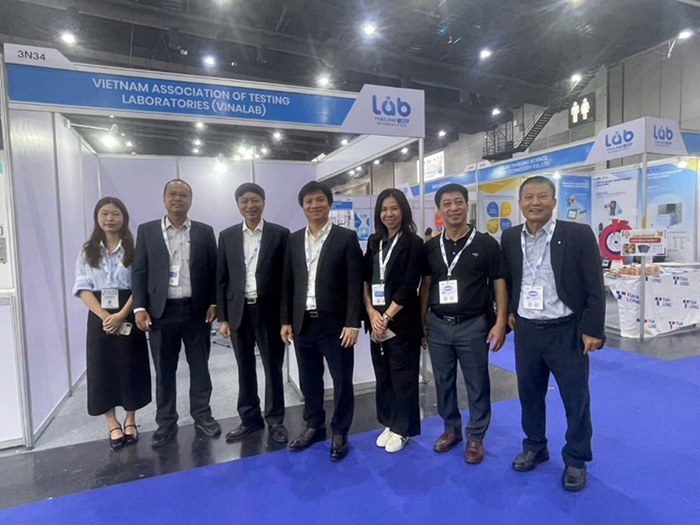 Đoàn đại biểu Hội VINALAB tham dự Thailand Lab International 2026