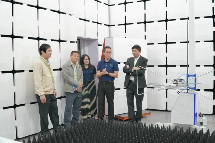 Đoàn đã tham quan cơ sở vật chất các phòng thử nghiệm của Công ty Cổ phần PTN Phúc Gia