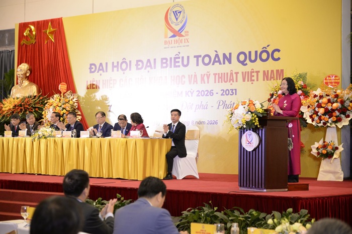 Chủ tịch Ủy ban Trung ương MTTQ Việt Nam Bùi Thị Minh Hoài phát biểu tại Đại hội.