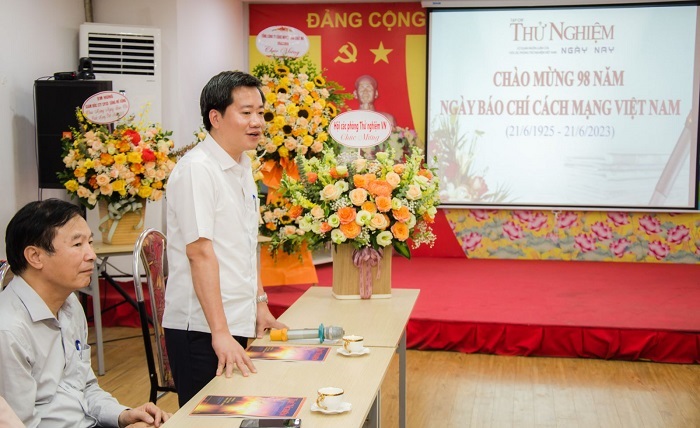 Chủ tịch Hội Vinalab Nguyễn Hoàng Linh phát biểu tại buổi gặp mặt.