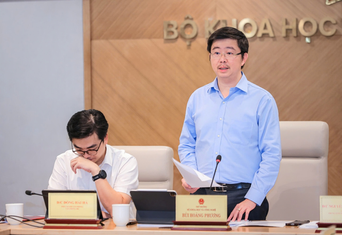 Thứ trưởng Bộ KH&CN Bùi Hoàng Phương phát biểu tại Họp báo.