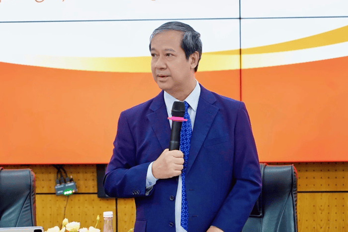 Bộ trưởng Bộ GD&ĐT Nguyễn Kim Sơn phát biểu tại buổi làm việc.