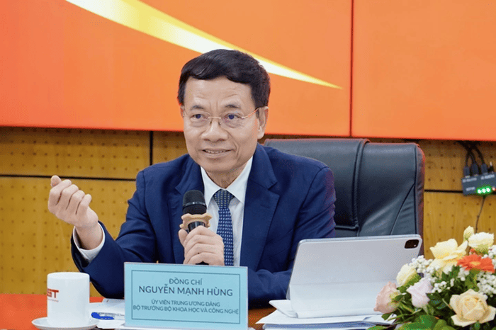 Bộ trưởng Bộ KH&CN Nguyễn Mạnh Hùng phát biểu tại buổi làm việc.