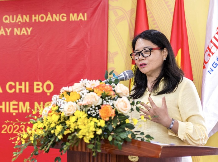 Bí thư Đảng ủy khối doanh nghiệp quận Hoàng Mai Lê Tuyết Hương phát biểu chỉ đạo.