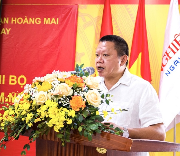 Ông Nguyễn Hữu Dũng, Ủy viên BTV, Phó chủ tịch Hội Vinalab, phụ trách Tạp chí, phát biểu giao nhiệm vụ.