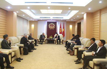 Việt Nam mở rộng hợp tác với ASML trong lĩnh vực bán dẫn