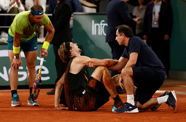 Zverev bỏ cuộc vì chấn thương, Nadal vào chung kết Roland Garros 2022
